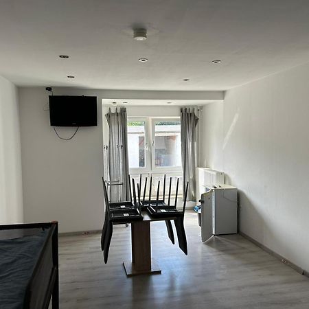 Expresszimmervermietung Duisburg Exteriör bild