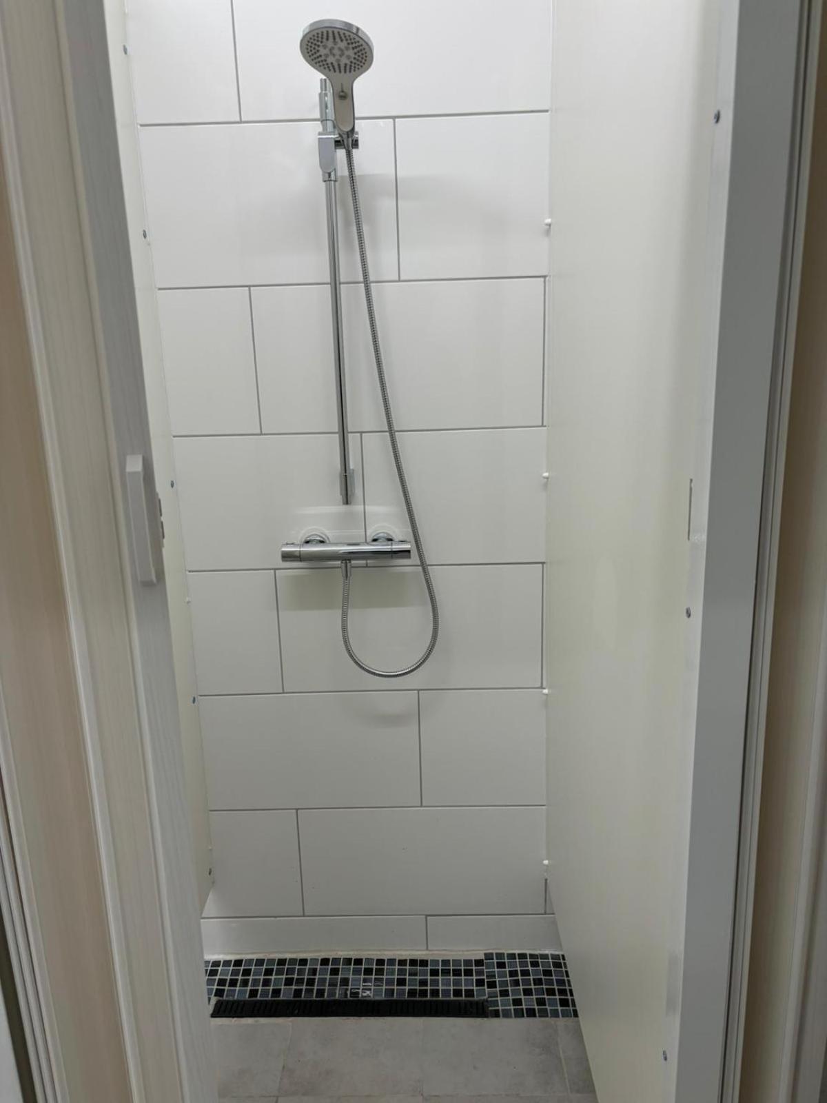 Expresszimmervermietung Duisburg Exteriör bild